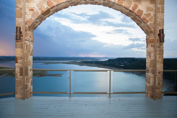 The Oasis On Lake Travis Top Of The Oasis Restaurant In Austin Tx The Vendry