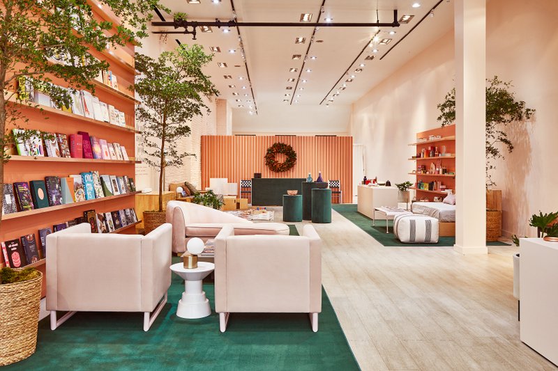 Domino x Amazon Holiday Popup