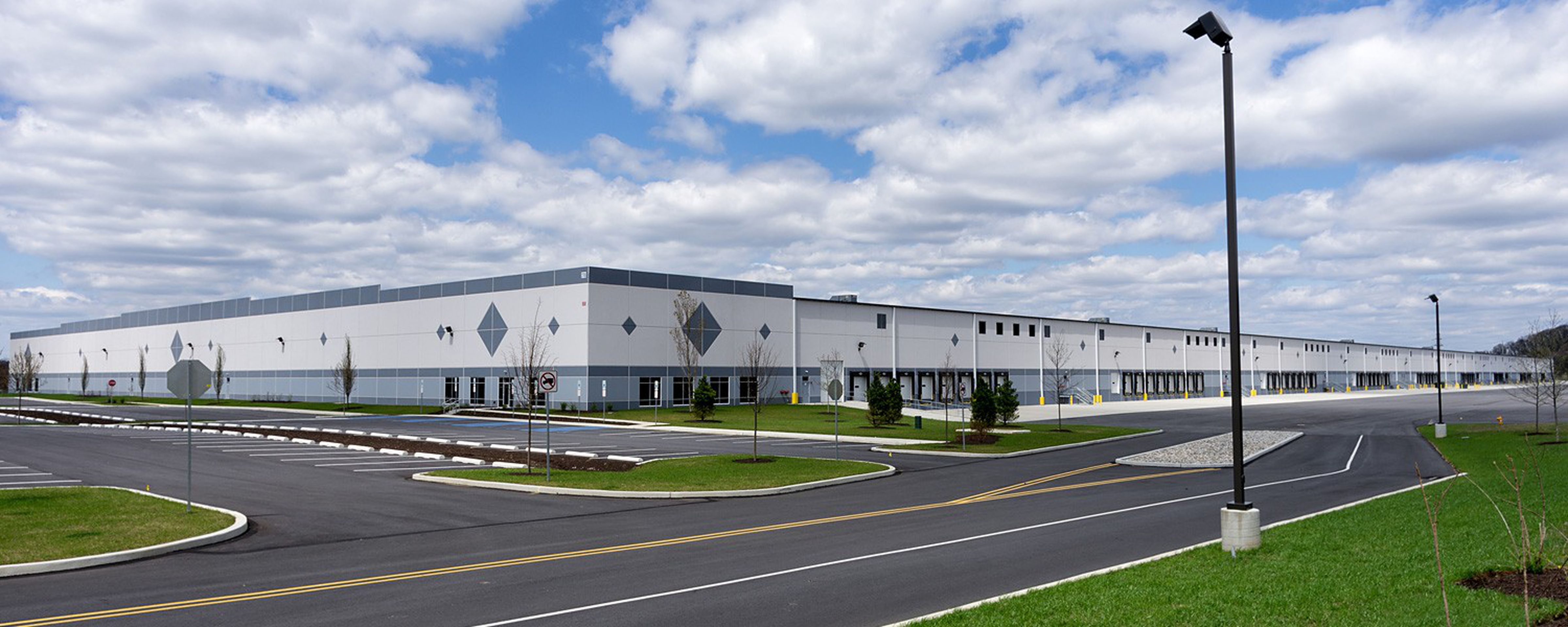 Amazon Fulfillment Center Other In Robbinsville Township NJ The Vendry