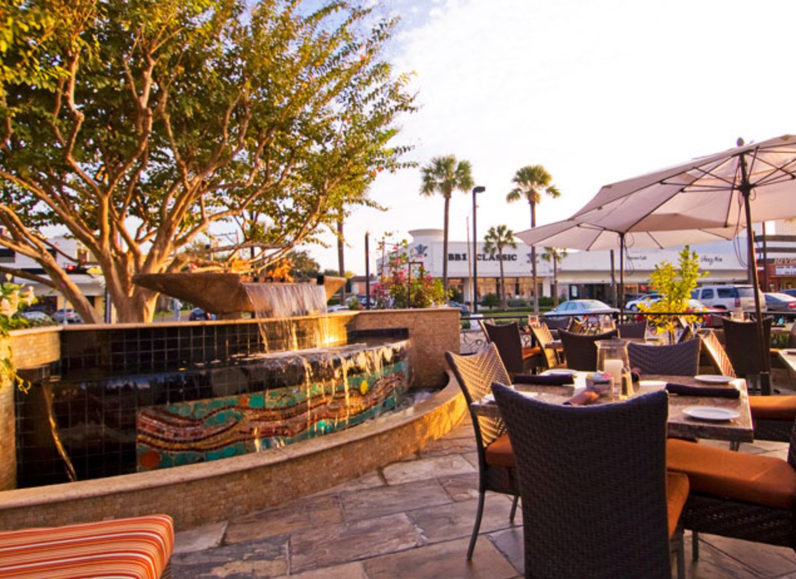 La Griglia - Covered Patio - Restaurant in Houston, TX | The Vendry